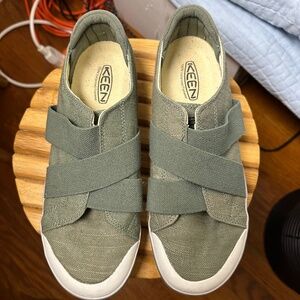 KEEN Elsa III Gore Womens  Green Canvas Slip On Sneakers, Size 9